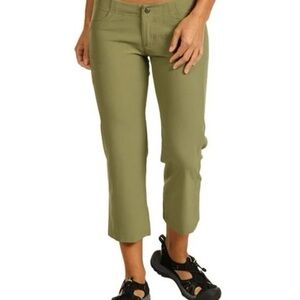 Patagonia All-Out Capris in Spanish Moss green pants size 2